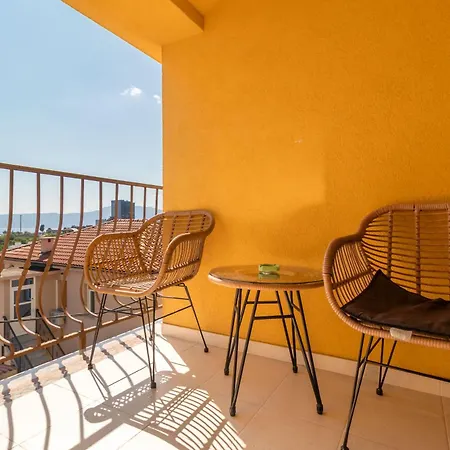 Adastra With Flour Heating, Private Parking And Sea View
