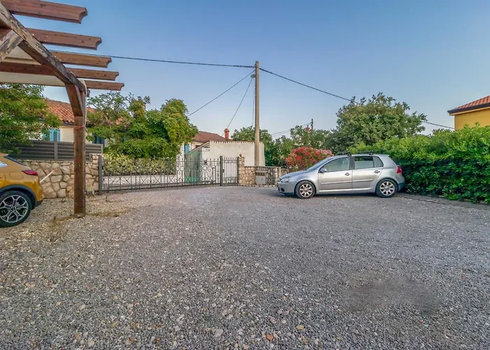 Adastra With Flour Heating, Private Parking And Sea View * 리예카