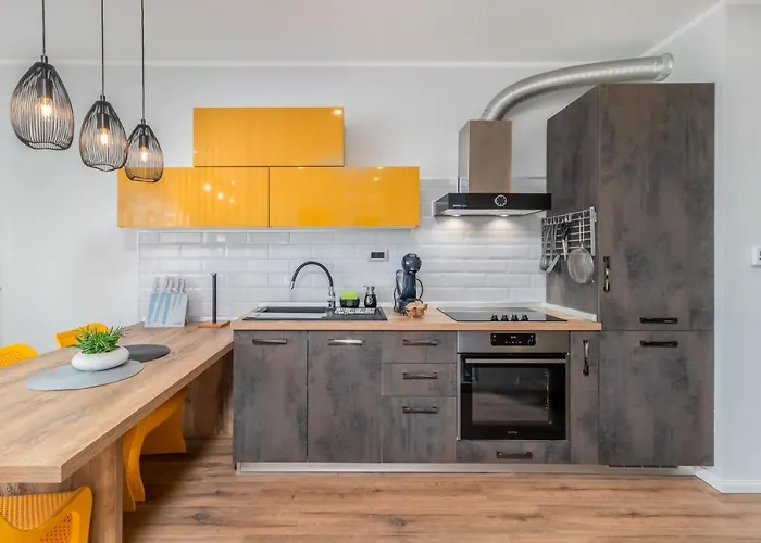 아파트 Adastra With Flour Heating, Private Parking And Sea View 리예카