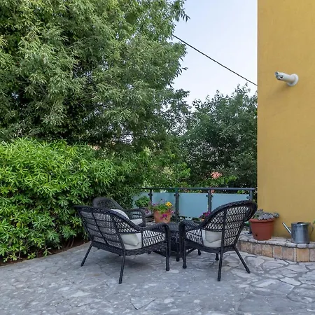 Daire Adastra With Flour Heating, Private Parking And Sea View *