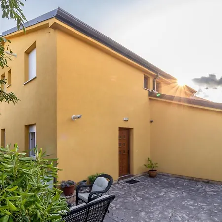 Apartamento Adastra With Flour Heating, Private Parking And Sea View *