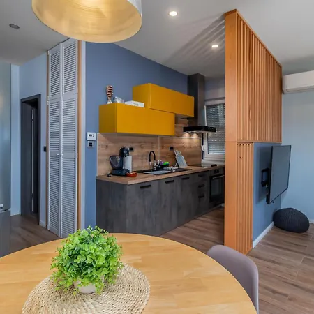 Apartamento Adastra With Flour Heating, Private Parking And Sea View