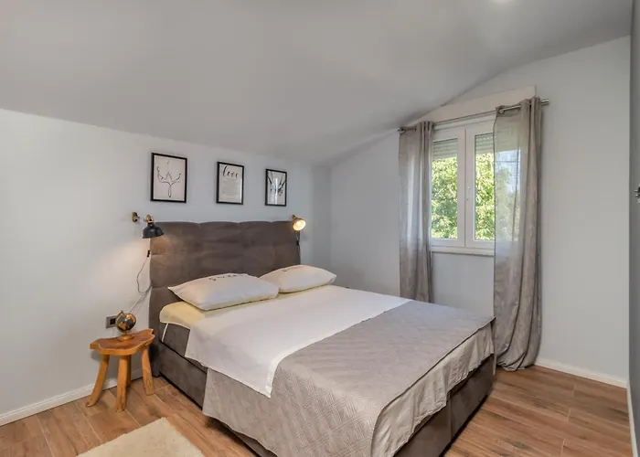 Apartment Adastra With Flour Heating, Private Parking And Sea View Rijeka